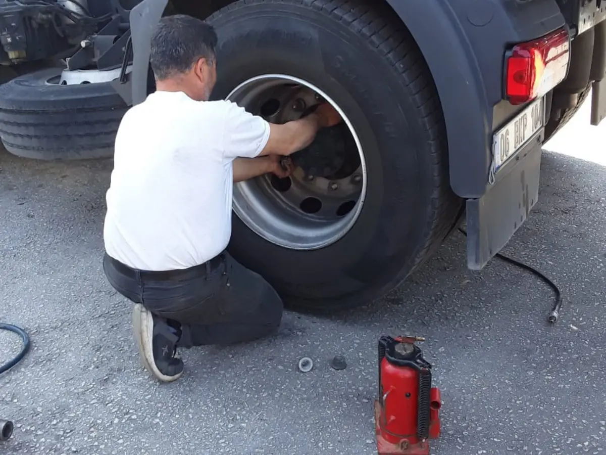 Sarıcakaya Oto Lastikçi